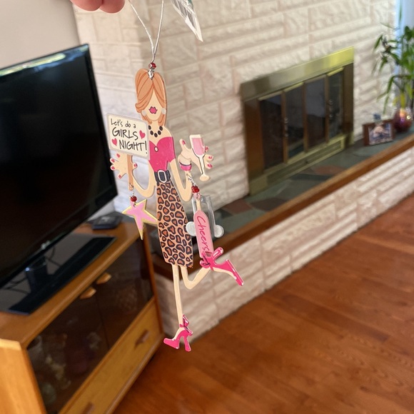 🥂🎉”Let’s do a girls night” metal ornament  super cute stocking stuffer 6.5” - Picture 7 of 7